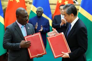 Foreign Minister Wang Yi and Solomon Islands Foreign Minister Jeremiah Manele