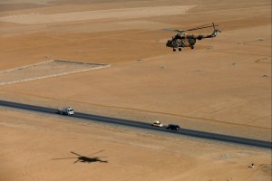 An American helicopter flies through Afghanistan