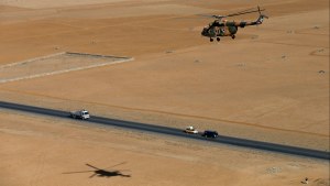 An American helicopter flies through Afghanistan